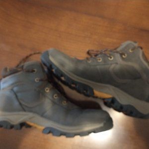 TIMBERLAND BOOTS.... LIKE NEW